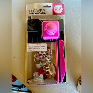 We R Memory Keepers - Flower Punch Board - NWT